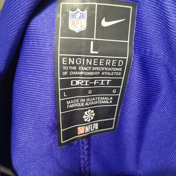 Lamar Jackson Baltimore Ravens No 8 Jersey - Picture 4 of 13